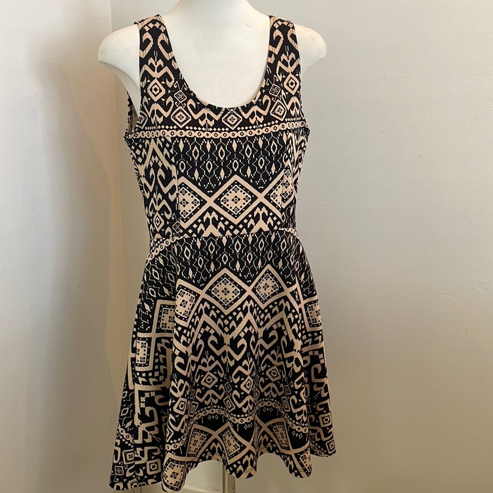 Vibe Sportswear Pattern Dress, Size M